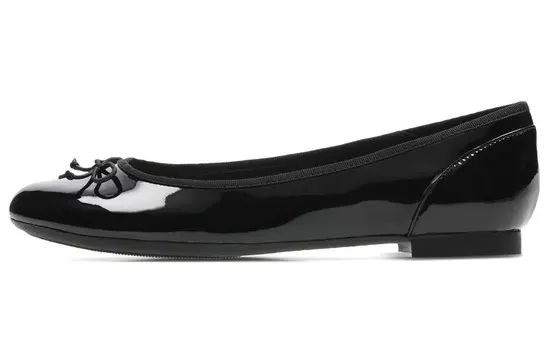 Женская повседневная обувь Женская низкая черная Clarks