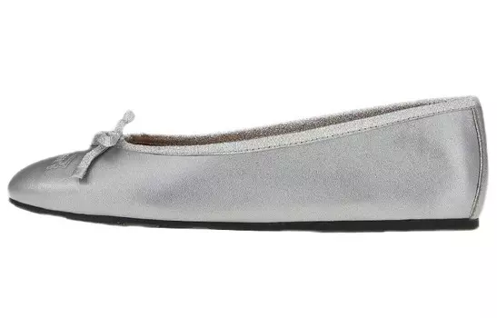 Женская повседневная обувь Женские низкие серебристые Ferragamo