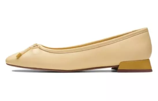 Женская повседневная обувь Женские низкие желтые Clarks