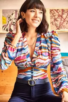 Женская разноцветная укороченная полупрозрачная трикотажная блузка на пуговицах Olalook, красный