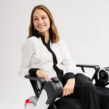 Женская рубашка из атласа с адаптивной драпировкой и магнитной застежкой Nine West с длинным рукавом, белый