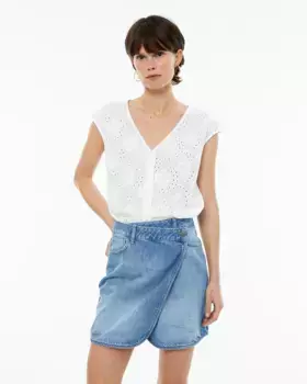 Женская рубашка с короткими рукавами, ажурной отделкой и V-образным вырезом System Action, белый