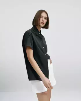 Женская рубашка с короткими рукавами против пятен Sepiia, черный