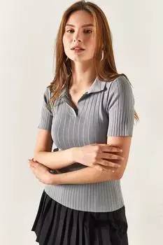 Женская серая трикотажная блузка с воротником-поло Olalook, серый