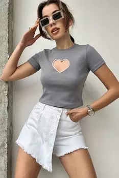 Женская серая трикотажная укороченная блузка с круглым вырезом и вышивкой в виде сердца и половиной рукавов Trend Alaat Stili, серый