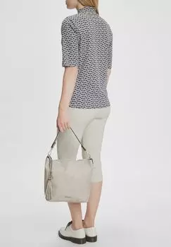 Женская сумка через плечо с подвеской в виде эмблемы Emily & Noah, цвет Lightgrey