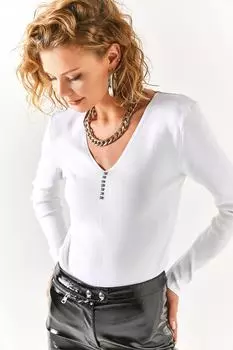 Женская трикотажная блузка цвета экрю с v-образным вырезом и камнями Olalook