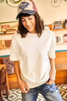 Женская трикотажная футболка бойфренда цвета экрю с двойными рукавами Olalook