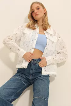 Женская укороченная куртка цвета экрю с двумя карманами и вышивкой фестонами Trend Alaat Stili