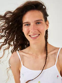 Женская укороченная майка с U-образным вырезом и вышитым ремешком Xside