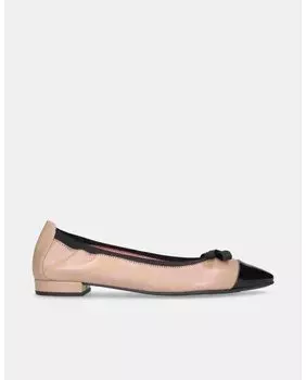 Женские балетки из кожи наппа телесного цвета с черным лакированным мыском и бантом Pretty Ballerinas, коричневый