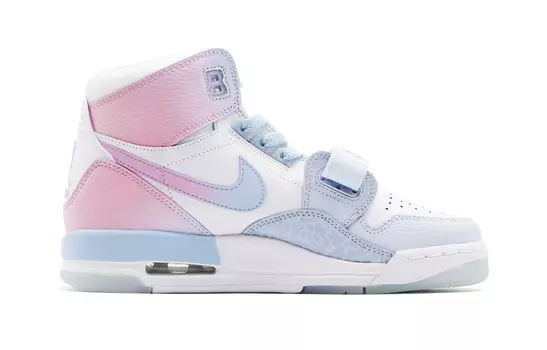 Женские баскетбольные кроссовки Jordan Legacy 312 Vintage, Blue with White Lettering