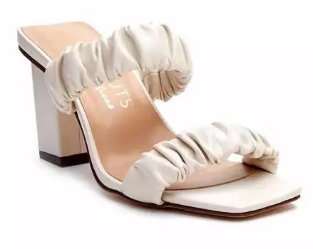 Женские босоножки на каблуке First Love белого цвета Matisse