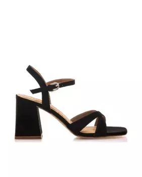 Женские босоножки на каблуке с перекрещивающимися ремешками Mustang, черный