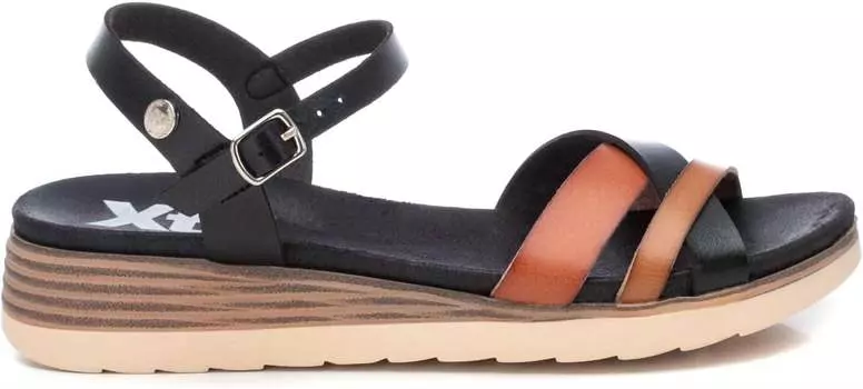 Женские босоножки на низкой танкетке с ремешками черного цвета Xti