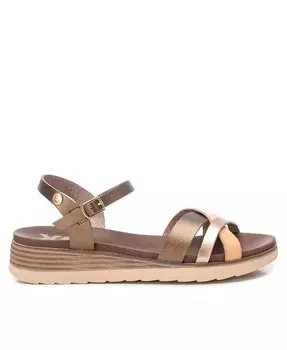 Женские босоножки на низкой танкетке с ремешками XTI, золото