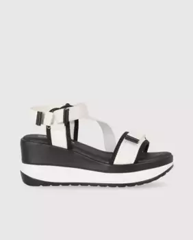 Женские босоножки на танкетке с асимметричным вырезом и застежкой на липучке Chika10, белый