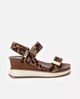 Женские босоножки на танкетке с регулируемой застежкой Xti, коричневый