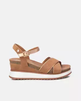 Женские босоножки на танкетке с застежкой на пряжке Xti, коричневый