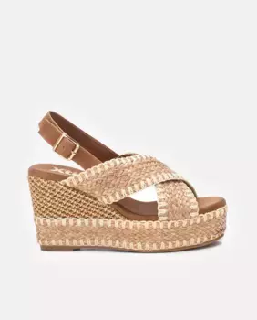 Женские босоножки на танкетке с застежкой-пряжкой Xti, коричневый