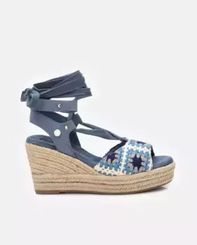 Женские босоножки на танкетке с застежкой-ремешком Refresh, синий
