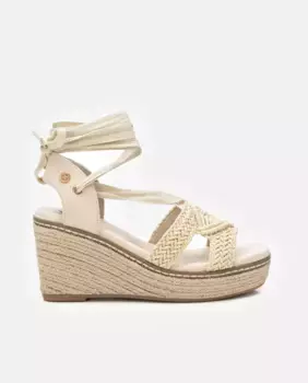 Женские босоножки на танкетке с застежкой-ремешком Xti, золотой