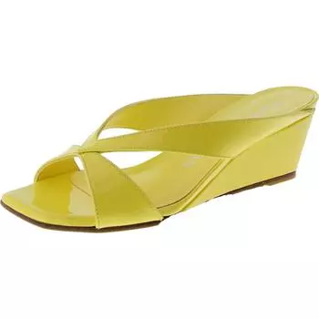 Женские босоножки-слайды Miami из лакированной кожи с открытым носком Stuart Weitzman, цвет key lime