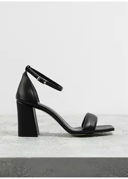 Женские черные туфли на высоком каблуке Fabrika