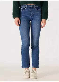 Женские джинсовые брюки с нормальной талией и тонкими штанинами зеленого цвета Wrangler