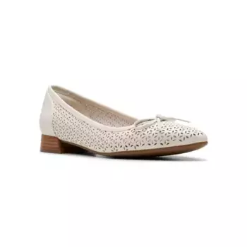 Женские кожаные балетки Natalyn Step Clarks, цвет off white leather