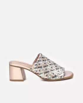 Женские кожаные босоножки на каблуке Carmela, цвет Nude