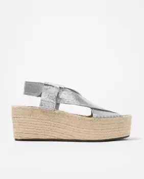 Женские кожаные босоножки на танкетке с джутом Bimba y Lola, серебряный