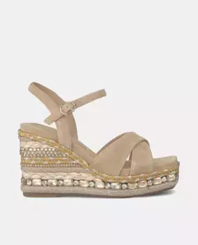 Женские кожаные босоножки на танкетке с плетением и стразами на танкетке Alma en Pena, бежевый
