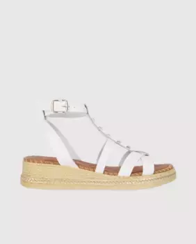 Женские кожаные босоножки на танкетке с пряжкой и декоративными заклепками Chika10, белый