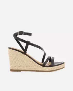 Женские кожаные босоножки на танкетке с тонкими ремешками и регулируемой застежкой Gioseppo, черный