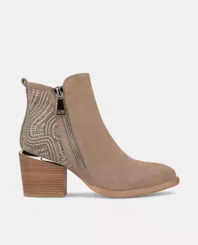 Женские кожаные ботильоны с шипами Alma en Pena, бежевый