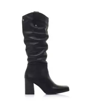 Женские кожаные ботинки с мятым голенищем Mustang, черный