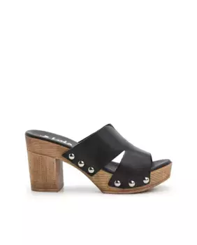 Женские кожаные сабо с заклепками Lois, черный