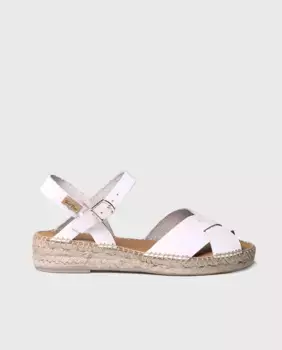 Женские кожаные сандалии на плоской подошве с пряжкой Toni Pons, белый