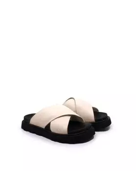 Женские кожаные шлепанцы Capitelle с ремешками жасминового цвета UGG