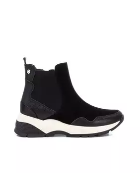 Женские кожаные спортивные ботильоны черного цвета на резинках по бокам. Carmela, черный