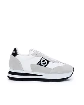 Женские кожаные спортивные кроссовки на двухцветной подошве No Name, белый