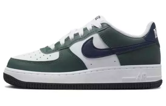 Женские кроссовки для скейтбординга Nike Air Force 1, White/Obsidian/Vintage Green