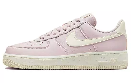Женские кроссовки для скейтбординга Nike Air Force 1, Platinum Violet/Coconut Milk/Volt/Sail