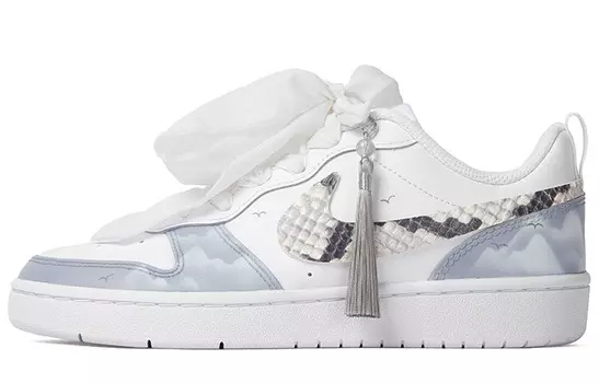 Женские кроссовки для скейтбординга Nike Court Borough, Blue with White Lettering
