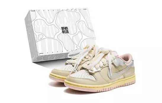 Кроссовки Nike Dunk Skateboard Shoes Women's Low-Top Silver Brown