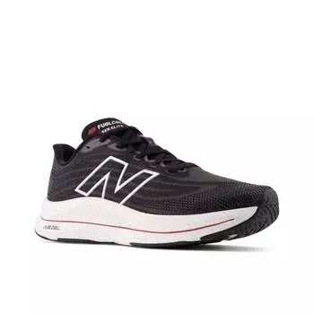 Женские кроссовки Fuel Cell Walker в черном/белом цвете New Balance