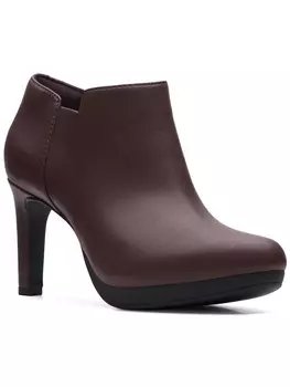 Женские лакированные ботильоны AMBYR STEP с миндалевидным носком Clarks, цвет Burgundy
