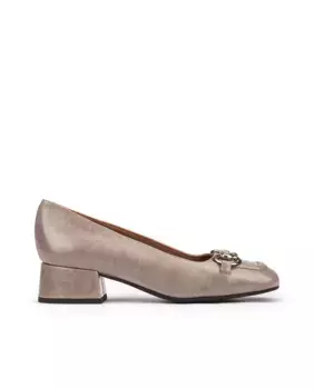 Женские лоферы из лакированной кожи серого цвета Pedro Miralles, серый