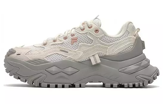 Женские массивные кроссовки FILA, Cream